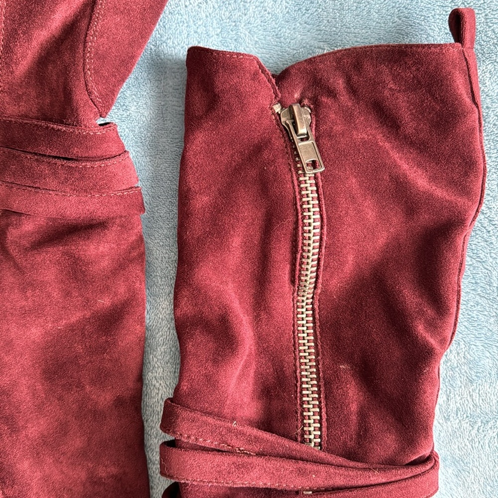 Very G Mid Calf Burgundy Suede Boots - Size 8 - Picture 3 of 9